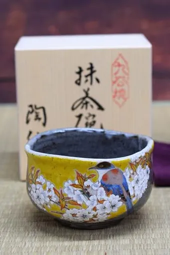 箱入り 染め付け 美窯 陶印入り 直径16深さ3.5の皿（大人の