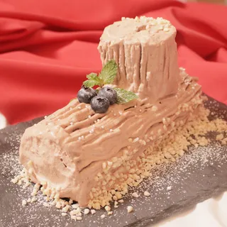 クリスマスケーキの“ブッシュドノエル”ってどういう意味?つい話したくなるクリスマス雑学!